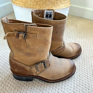Frye Tyler Engineer Ankle Boots Rare color